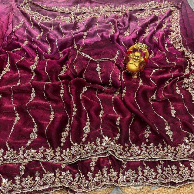 Mahotsav pavikaw olesale saree market in surat 