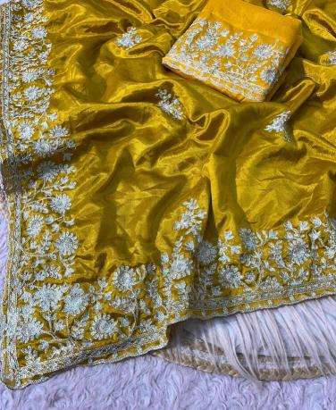 Vinayak wholesale saree market in surat