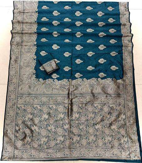 Vastrangan  Anand saree market