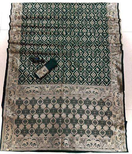 Vastrangan  Discount sarees in Anand market