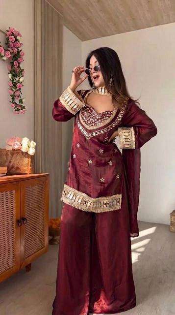90s fashion RR-1014 Wholesale saree and salwar suits in Vadodara