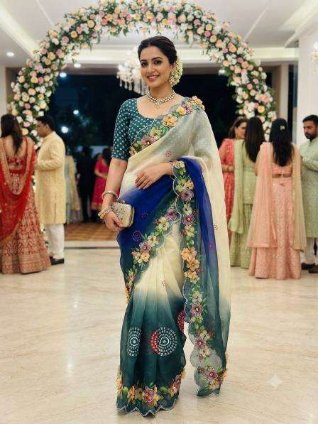 Vinayak digital floral wholesale saree market in kolkata with price