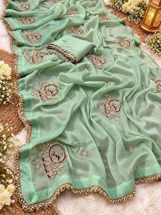 Vinayak star wholesale saree market in ludhiana